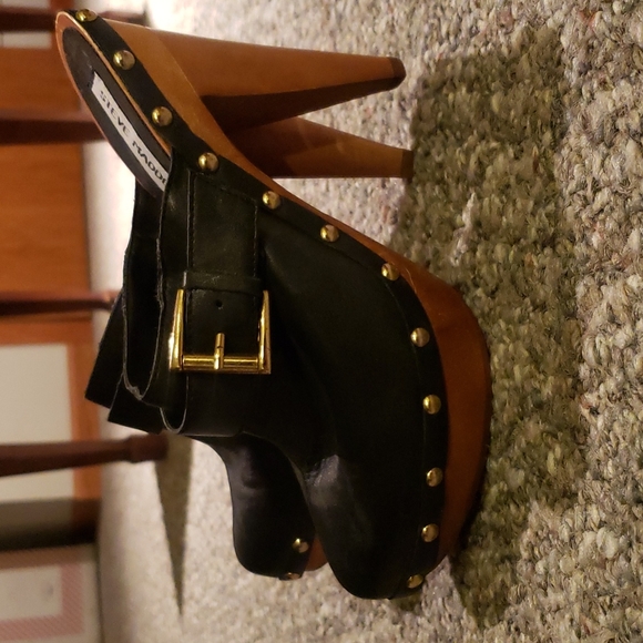 **BRAND NEW** Steve Madden Leather and Wooden Heels w/ Gold Studs Size 6 1/2 US - Picture 3 of 7